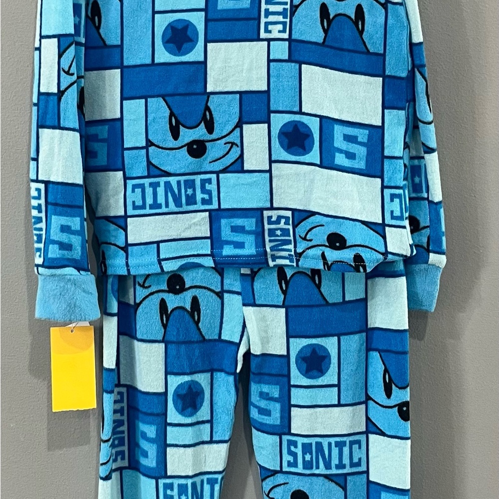 NWT Blue Sonic the Hedgehog Kids Pajamas -size 8